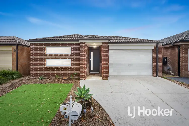 45 Linden Tree Way, Cranbourne North VIC 3977