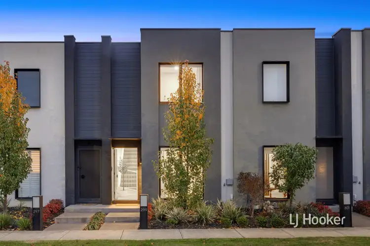 299 Waterhaven Boulevard, Point Cook VIC 3030