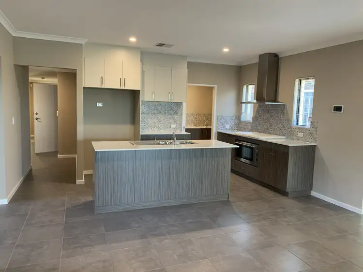 56 Serpentine Drive, South Guildford WA 6055