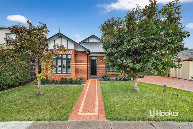 17 Creswick Drive, Point Cook VIC 3030