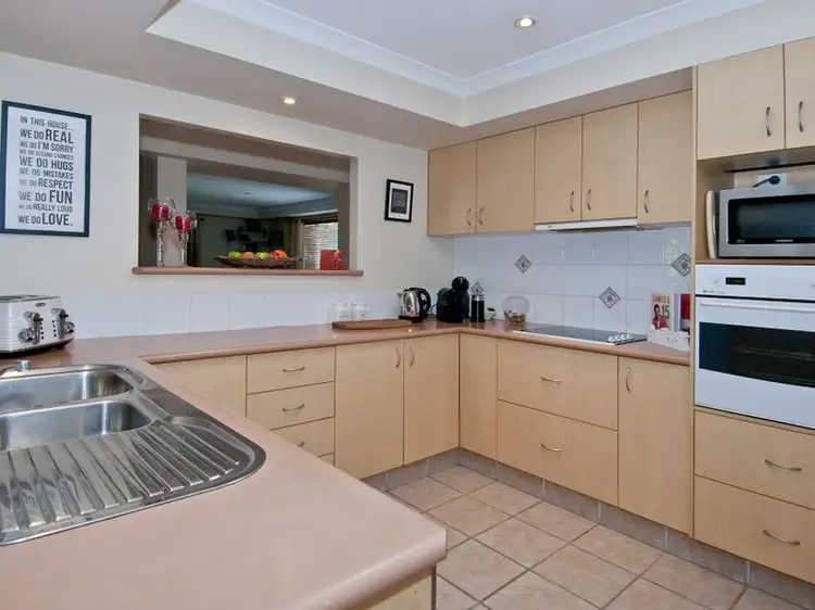 25 Langfield Crescent