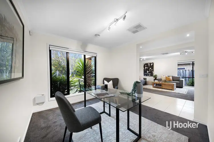 Fifth view of Homely house listing, 7 Springbrook Place, Sanctuary Lakes VIC 3030