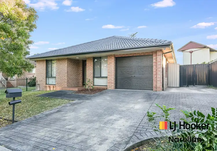 Main view of Homely villa listing, 5/17 Poplar Crescent, Bradbury NSW 2560