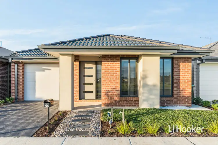 33 Avonbury Drive, Armstrong Creek VIC 3217