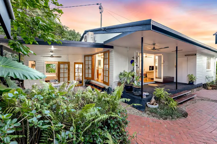 26 Bradford Street, Whitfield QLD 4870