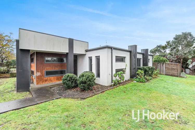 2 Grandvue Boulevard, Pakenham VIC 3810