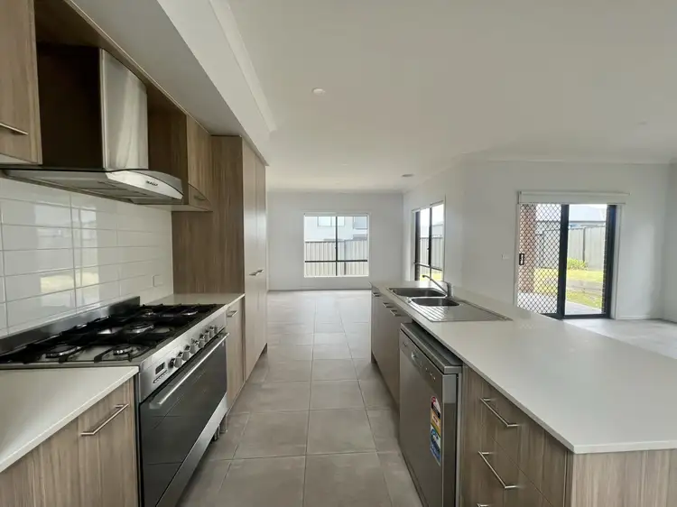 Fifth view of Homely house listing, 147 Fairways Boulevard, Craigieburn VIC 3064