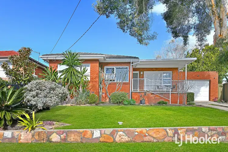 2 Forshaw Avenue