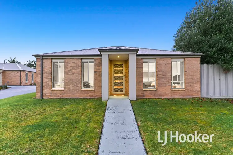 Second view of Homely unit listing, 7/101 Ebony Drive, Pakenham VIC 3810