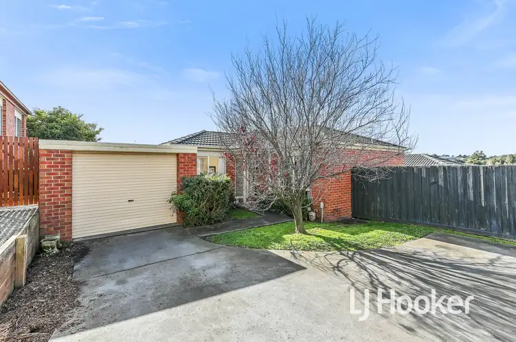 4/3 Hale Place, Pakenham VIC 3810