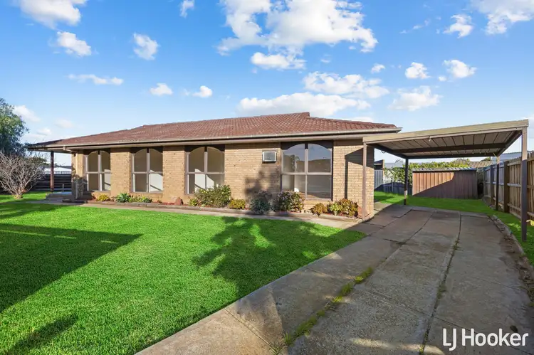 6 Berkley Place, Melton West VIC 3337