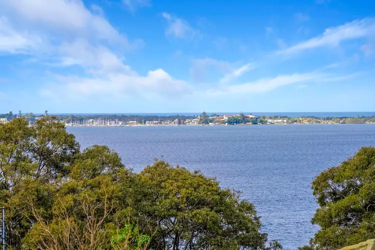 16 The Quarterdeck, Carey Bay NSW 2283