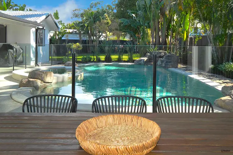 6 Ling Place, Palm Beach QLD 4221