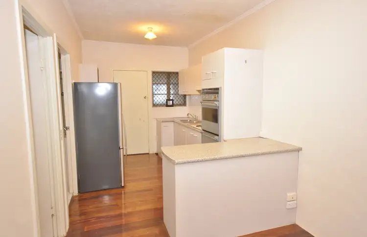 Sixth view of Homely unit listing, 2/9-11 Walton Street, Southport QLD 4215