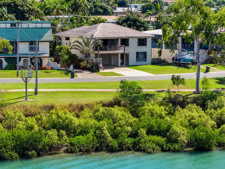 77 Tarcoola Drive, Boyne Island QLD 4680