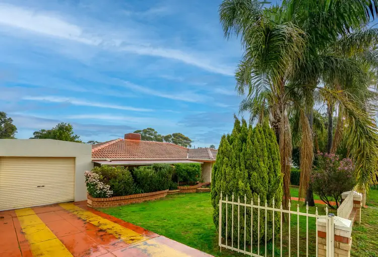 Second view of Homely house listing, 10 Hume Court, Parmelia WA 6167