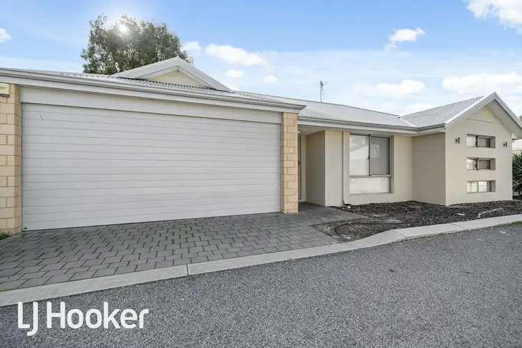 2/148 Treasure Road, Queens Park WA 6107