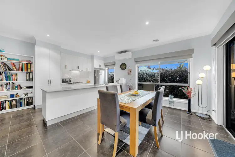 3/8 Marseilles Way, Point Cook VIC 3030