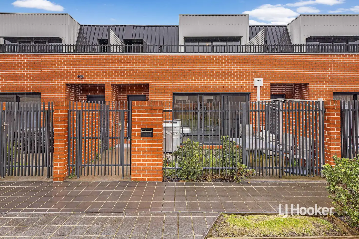 Main view of Homely townhouse listing, 10 Patena Walk, Pakenham VIC 3810