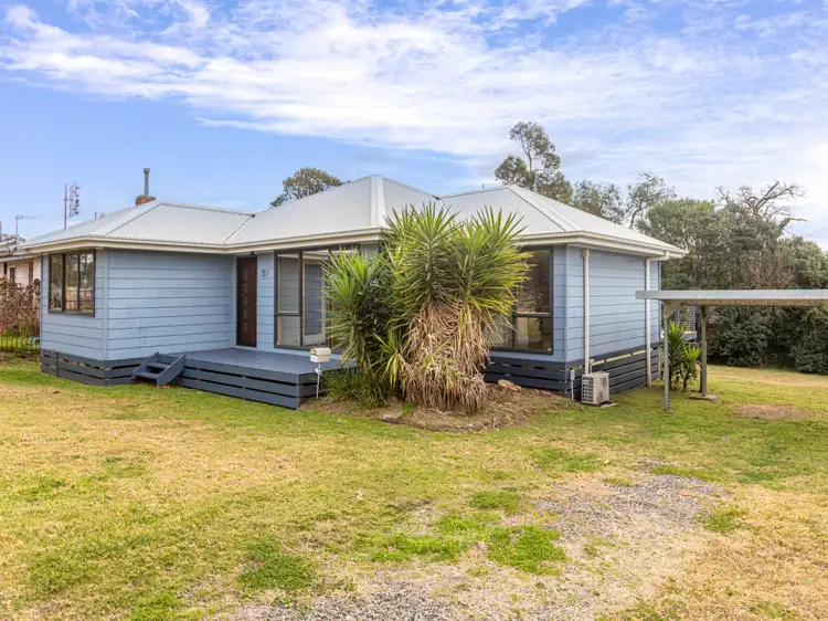 51 Howard Avenue, Bega NSW 2550