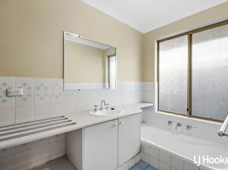 Fifth view of Homely house listing, 8 Aboyne Place, Seville Grove WA 6112