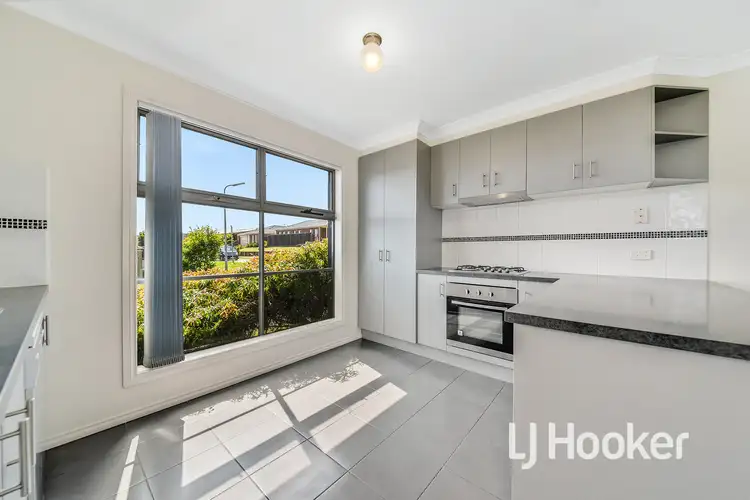 Second view of Homely house listing, 6 McClenaghan Place, Pakenham VIC 3810