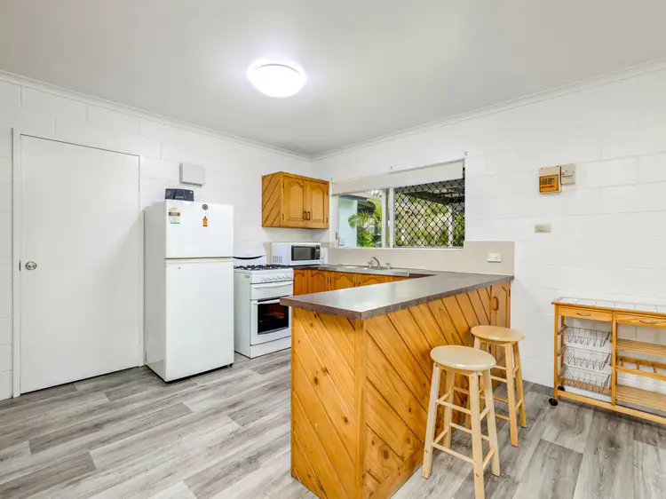 Fifth view of Homely villa listing, 6/191-199 Woodward Street, Whitfield QLD 4870