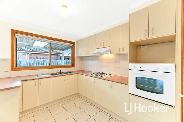 Second view of Homely house listing, 5 Rossi Close, Pakenham VIC 3810