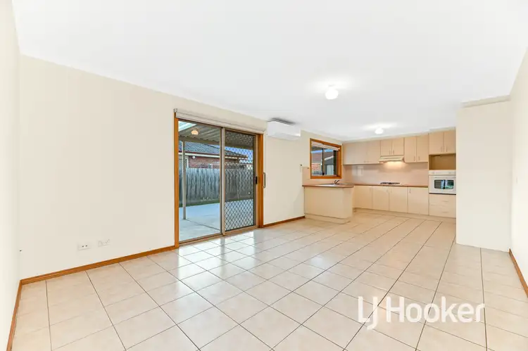 Fourth view of Homely house listing, 5 Rossi Close, Pakenham VIC 3810