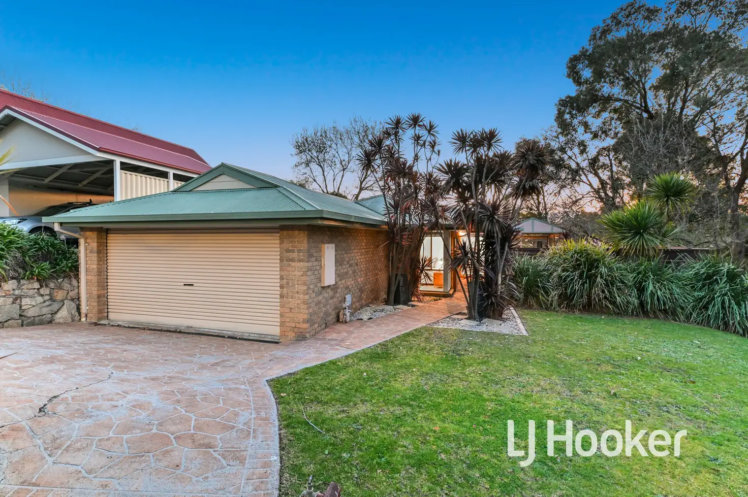 Main view of Homely house listing, 10 Pinewood Crescent, Berwick VIC 3806