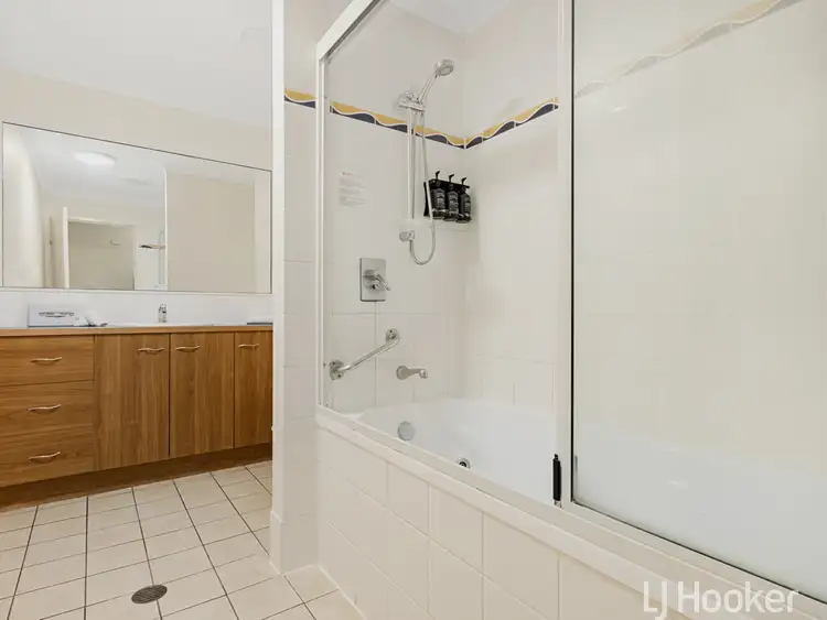 Fifth view of Homely unit listing, Unit 614-615/13 Buccaneer Drive, Urangan QLD 4655