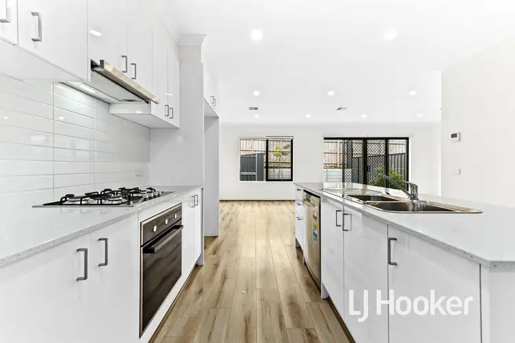 Second view of Homely townhouse listing, 5 Expedition Circuit, Pakenham VIC 3810