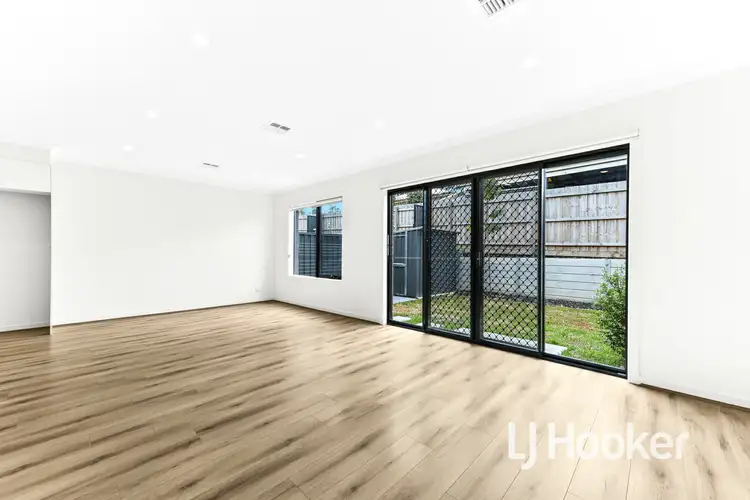 Fifth view of Homely townhouse listing, 5 Expedition Circuit, Pakenham VIC 3810