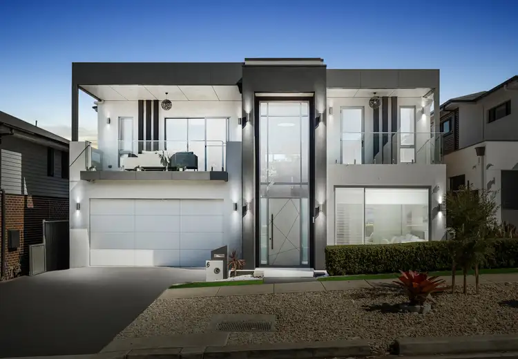 6 Treweek Avenue