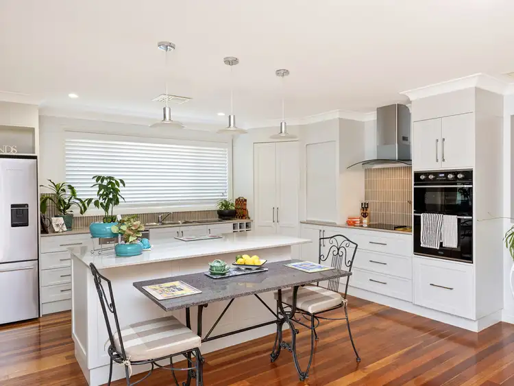 Second view of Homely house listing, 22 The Heights, Hillvue NSW 2340