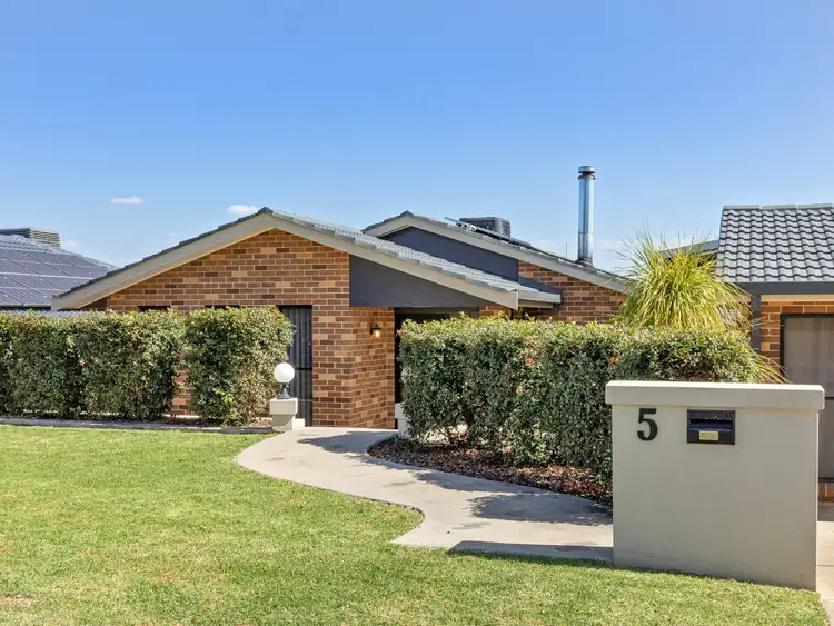 5 Camira Crescent, Hillvue NSW 2340