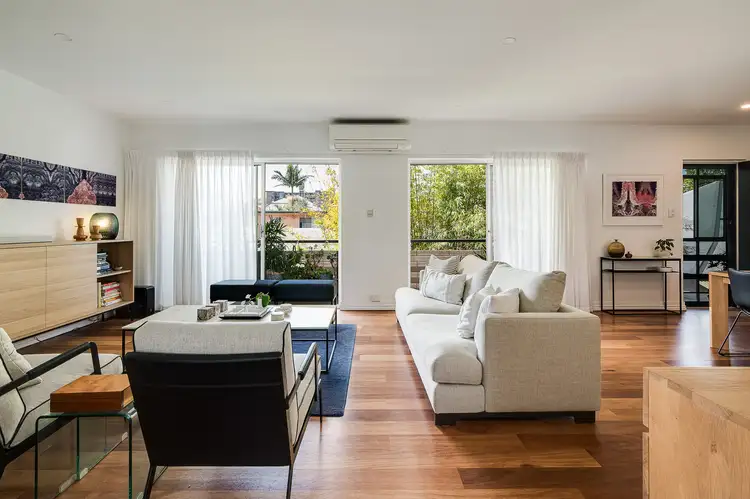 4/99 Moreton Street