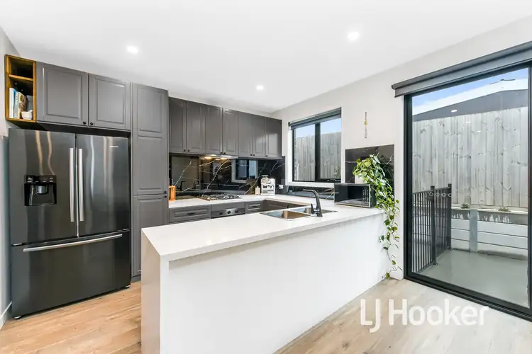 Fifth view of Homely unit listing, 2/117 Oaktree Drive, Hampton Park VIC 3976