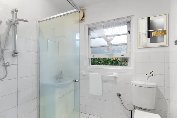 Fifth view of Homely apartment listing, 4/18 Moore Road, Freshwater NSW 2096
