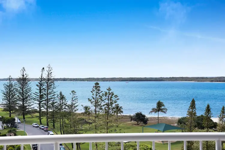 Main view of Homely apartment listing, 25/5-7 Oatland Esplanade, Runaway Bay QLD 4216