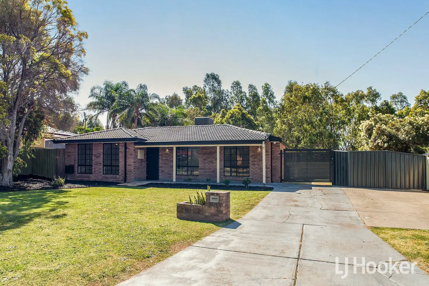Main view of Homely house listing, 43 Guinivere Way, Camillo WA 6111