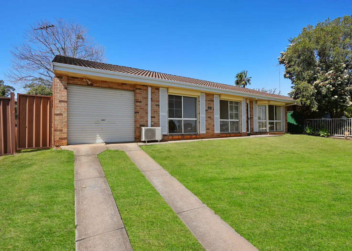 Main view of Homely house listing, 25 Fenton Cres, Minto NSW 2566