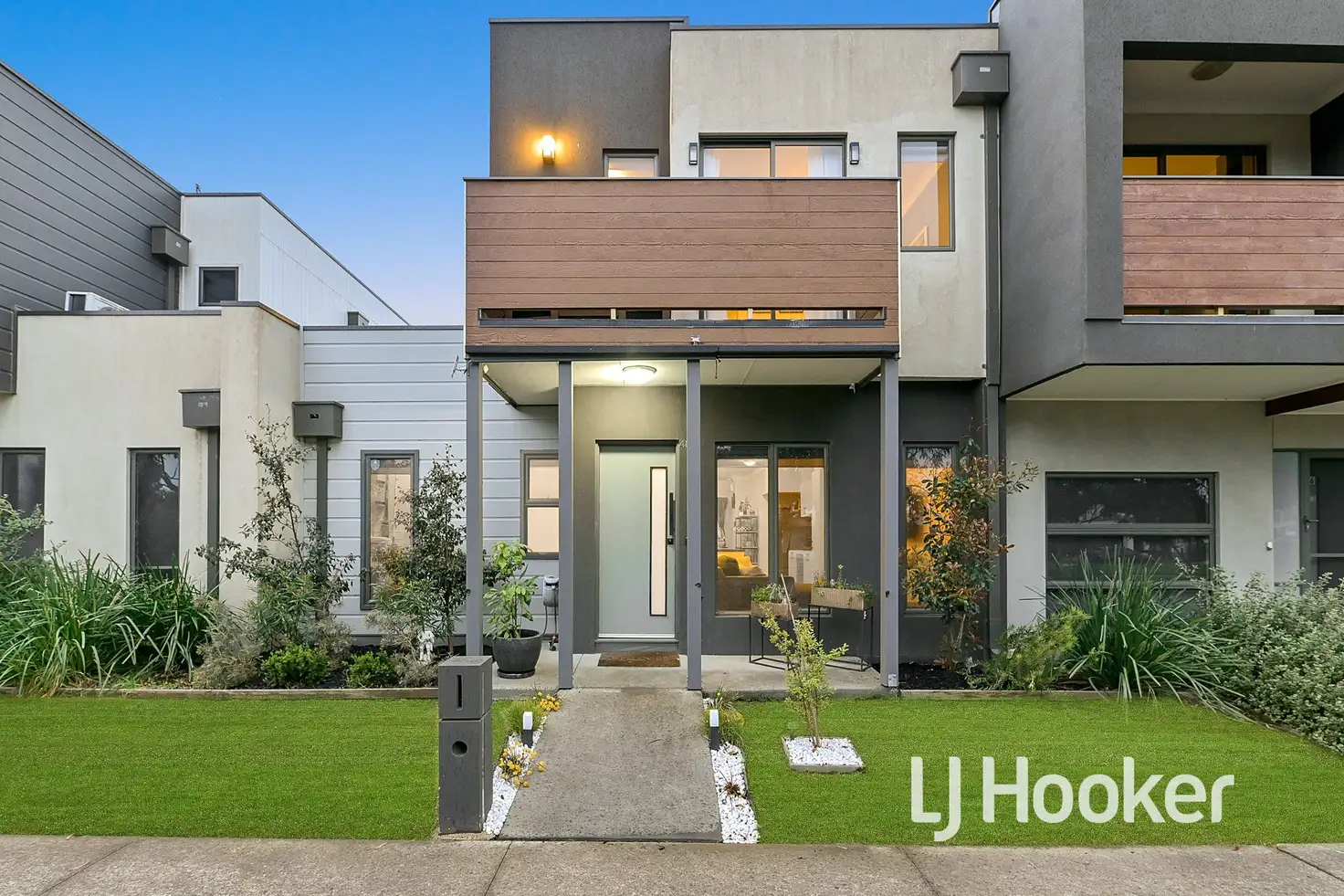 Main view of Homely townhouse listing, 48 Bridge Road, Officer VIC 3809