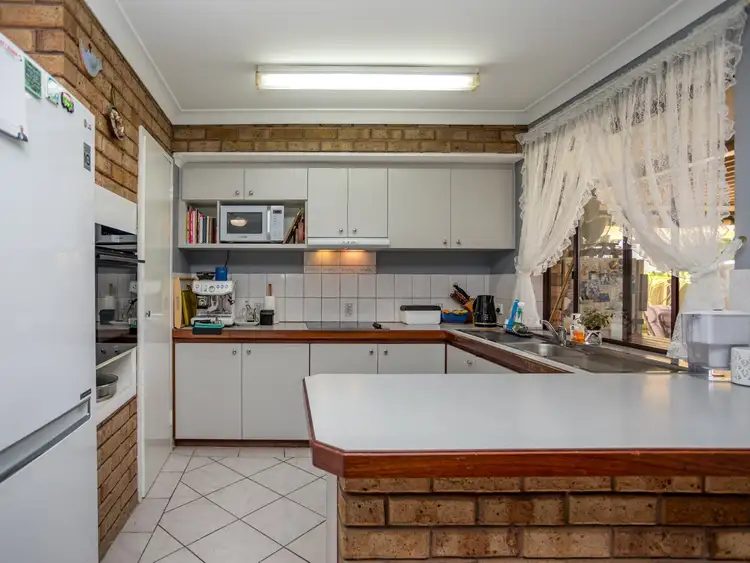 Fifth view of Homely house listing, 10 Empire Way, Thornlie WA 6108