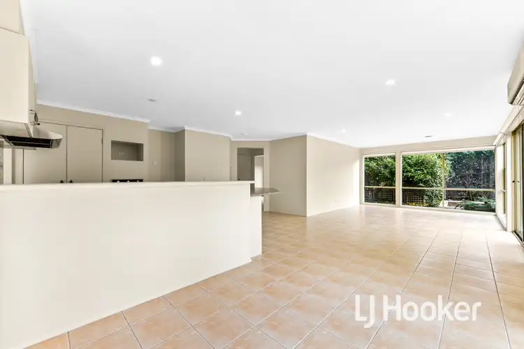 Fifth view of Homely house listing, 28 Eldershaw Drive, Lynbrook VIC 3975