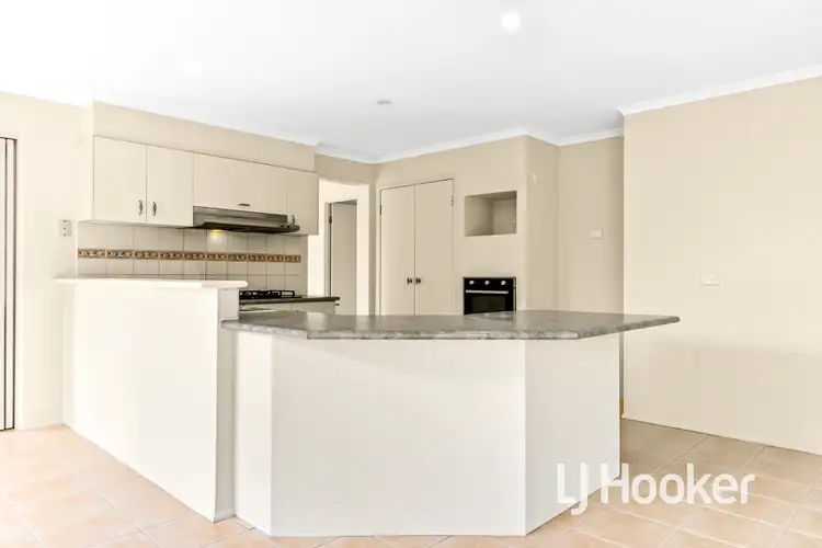 Sixth view of Homely house listing, 28 Eldershaw Drive, Lynbrook VIC 3975