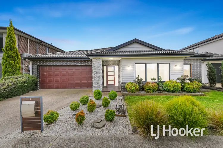 2 Riverbank Close, Clyde North VIC 3978