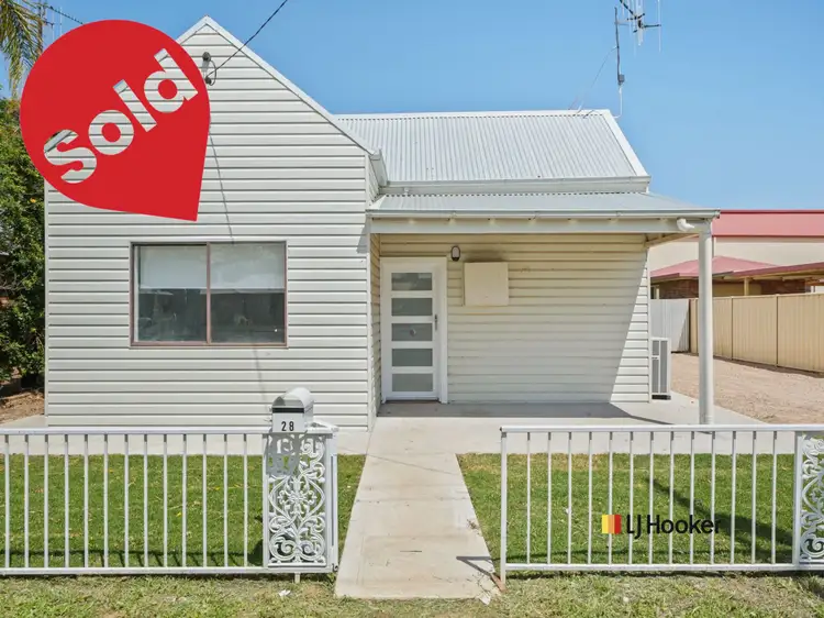 28 Ellengerah Street, Narromine NSW 2821