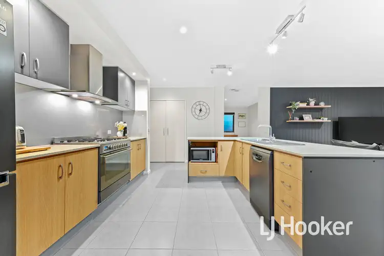 Sixth view of Homely house listing, 14 Sweet Pea Drive, Pakenham VIC 3810