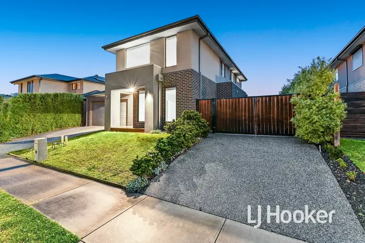 Second view of Homely house listing, 5 Medlow Way, Clyde North VIC 3978
